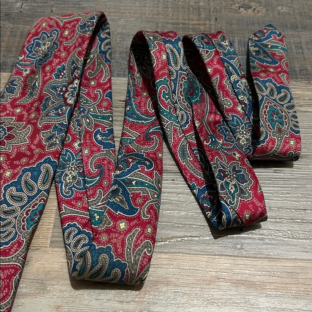 Strathmore Men’s Elegant Paisley Floral Red Blue Men's Tie Silk Career Business - Picture 6 of 7
